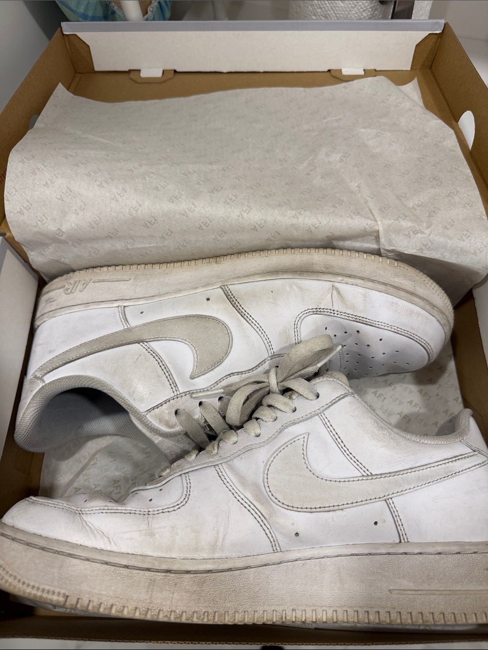 Nike air force 1 White Low-Top Leather Sneakers sz 11